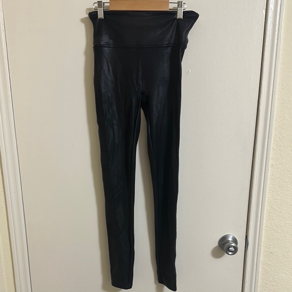 EUC Spanx Black Faux‎ Leather Leggings Medium
